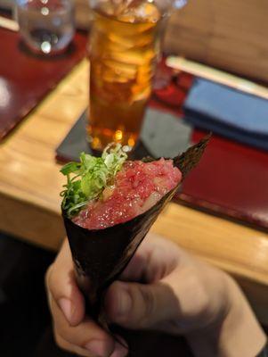 bluefin tuna belly (toro) temaki