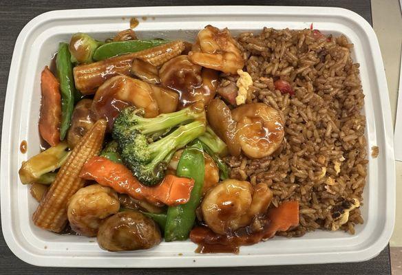 Shrimp with 30. Mix Vegetables with Protein Combo