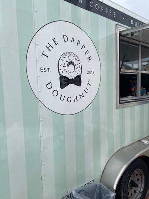 The Dapper Doughnut. Food trucks of Denver