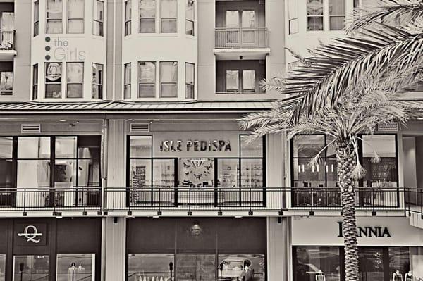 Beautiful Store Front at the West Ave Shopping Center