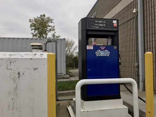 Note that this station has racing fuel, located at the southwest corner of the building.