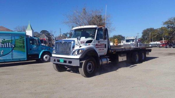 Contact us for Towing Service!