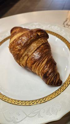 Classic croissant