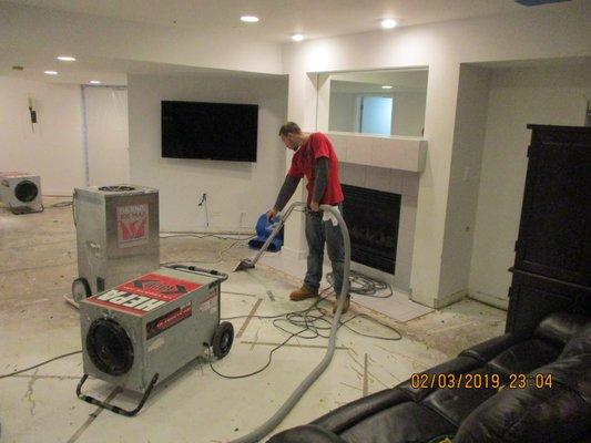 Water Extraction, Dehumidification and Air Purification of Flooded Basement