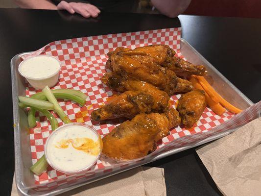 Buffalo chicken wings