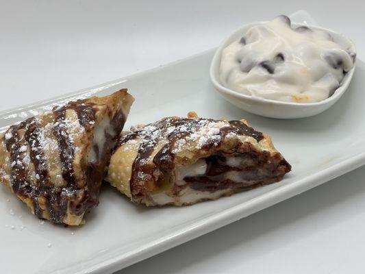 Cannoli Empanada