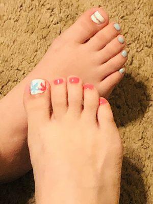 Pedicure with gel .