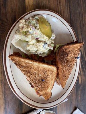 Avocado BLT with macaroni salad