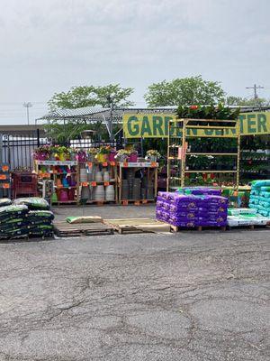 Garden shop