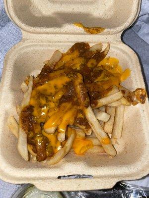 Chilli cheese fries