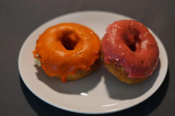 Pink and orange donuts (IG: eatingwithkreng)