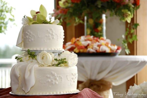 Great window light in the rooms where indoor dining and Ceremonies are held.