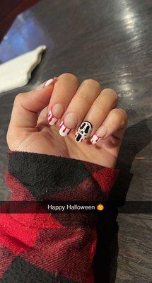 Halloween themed nail, scream theme. Short set