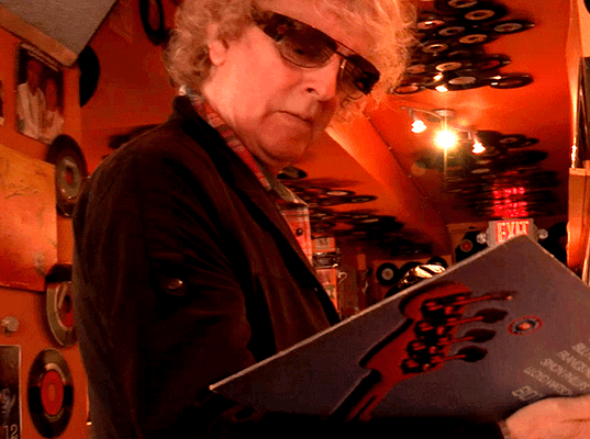 Ian Hunter shopping at Som!