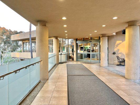 Hotel entrance. Shooters Bar & Grill is to the right.