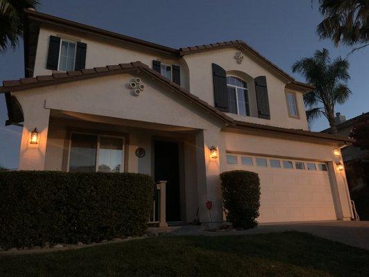 Add a nice curb appeal look to your house with nice outdoor light fixtures.