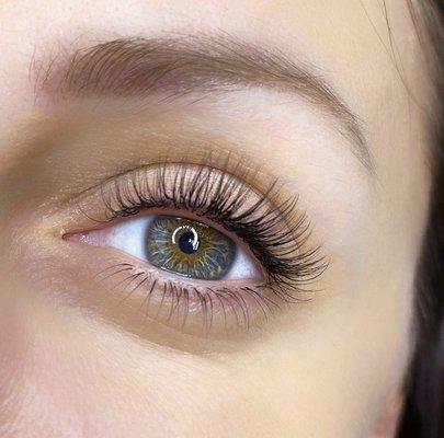 Eyelash extensions. Classic, 1.5 D, 2D-3D volume, Kim effect, Lower eyelash extensions.