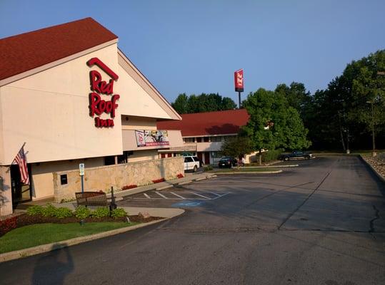 Sits near I-90 but is remarkably quiet. Burger King fans will find their place 100 steps away.