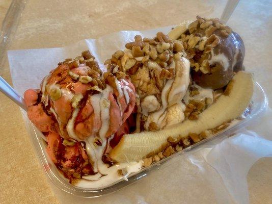 Traditional Banana Split