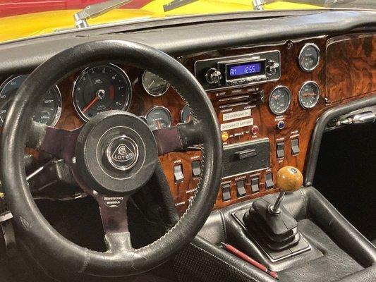 Retrosound stereo installation in a Lotus Elan at Alfa Italia