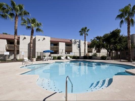 Pool at Townhomes on the Park apartments in Phoenix, AZ