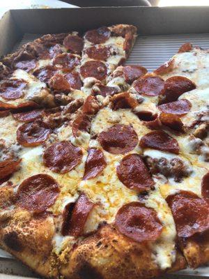 Medium Pepperoni Pizza.