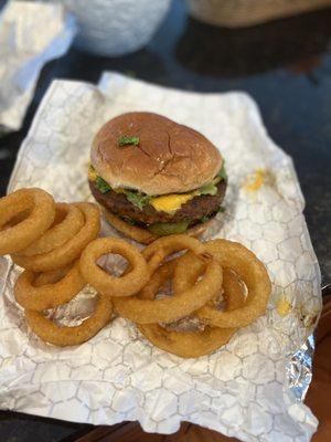 Veggie Burger + Onion Rings 5/5