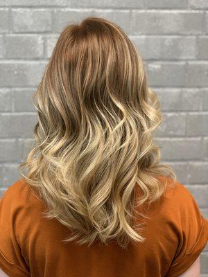 Red shadow-root and balayage