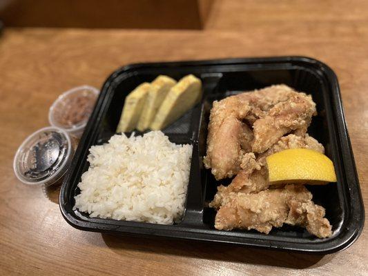 Chicken Kara age bento @yuzu.nyc! With tamagoyaki, hijiki seaweed, lotus roots, rice and miso. Such a great meal for busy Monday! #yuzu