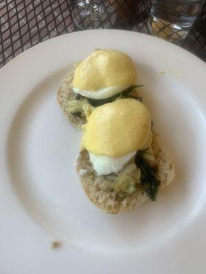 Lump crab Benedict