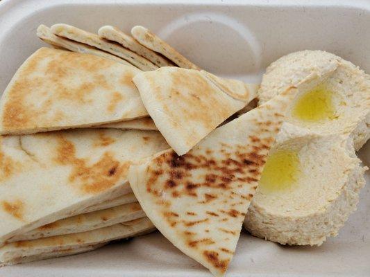 Hummus with pita