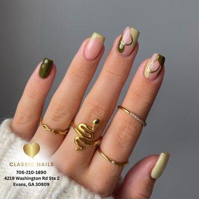 pring into Style! March is here, and so is a new season of fabulous nail trends.