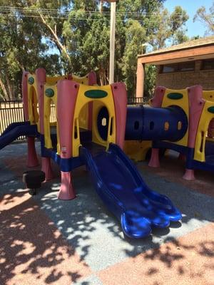 Slides and tunnel for the little little ones