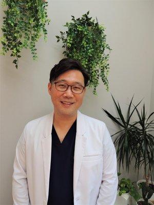 Dr. Han Oh