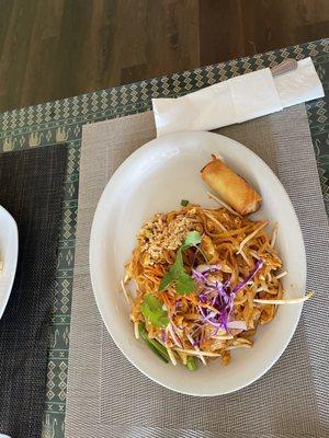 Lunch special with pad thai