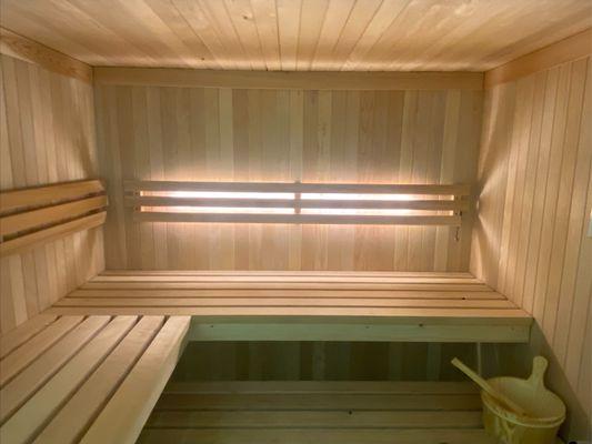 6 person traditional sauna reaching temperatures of at least 176deg Fahrenheit