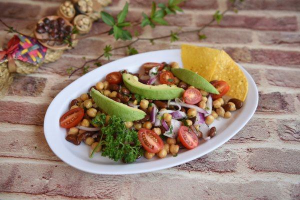 Garbanzos y Queso Fresco Ensalada