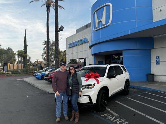 Love our 2025 Honda Pilot Black Edition!