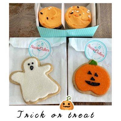 Halloween sugar cookies & cupcakes