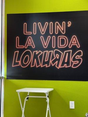 Lokuras sign