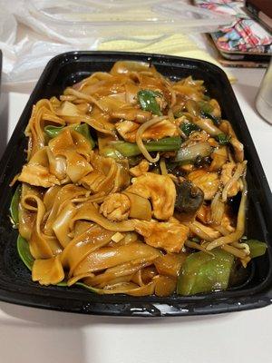 Chicken Bangkok Drunken Noodle