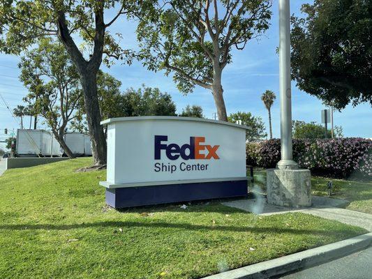 FedEx Ship Center