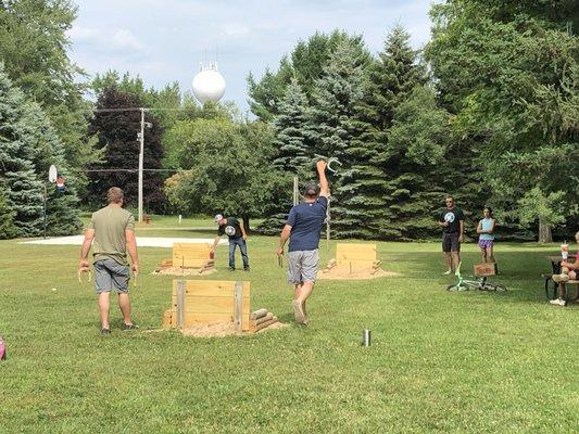 Unwind with a game of horseshoes