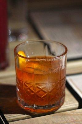 Old fashioned ($8 happy hour)