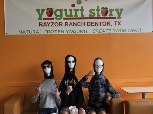 MANNEQUIN TRIO - Canon, Laston, and Tanner give Yogurt Story Rayzor Ranch ALL THUMBS UP!