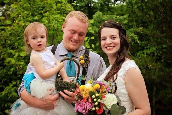 Lovely wildflower touch for this adorable family!