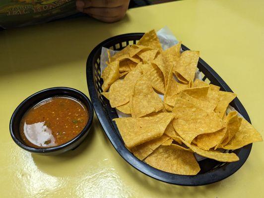 Complementary chips and salsa