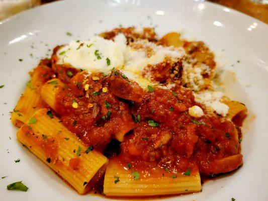 Bambolotti Sugo - rigatoni in meat sauce, dollop of marscapone