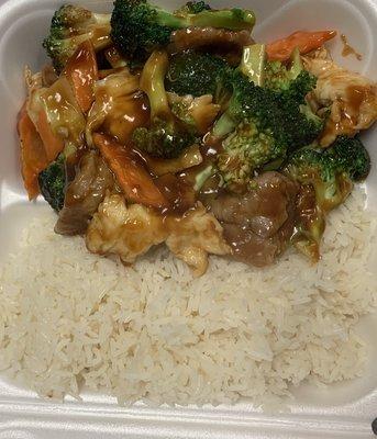 White rice and Chicken and Beef Broccoli