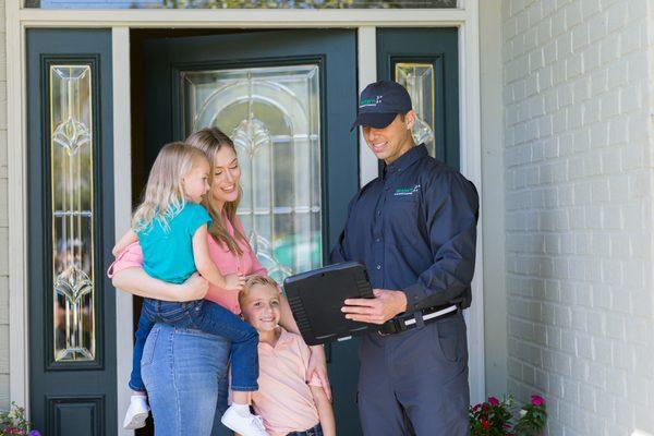 Our specialists live around the neighborhoods they service, allowing us to provide fast, affordable and reliable pest control services. 